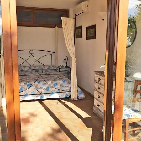 Casa Katia, Giuliana & Nami Лакона