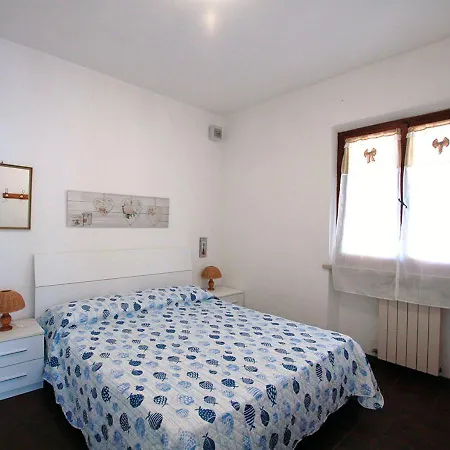 Casa Katia, Giuliana & Nami Лакона