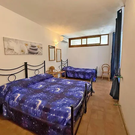 Casa Katia, Giuliana & Nami Лакона