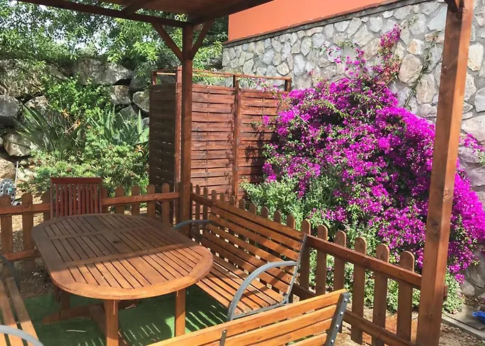 Casa Katia, Giuliana & Nami Lacona