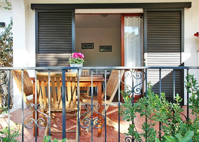 Casa Katia, Giuliana & Nami Lacona