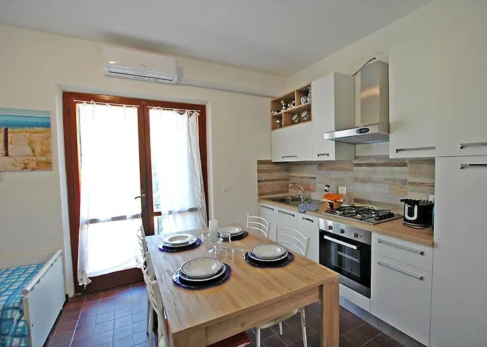 Casa Katia, Giuliana & Nami Lacona